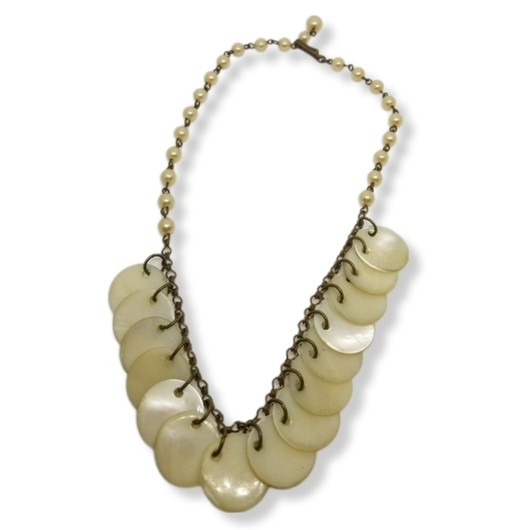 1930s SHORT MOTHER OF PEARL DISK & FAUX PEARL BRASS CHAIN NECKLACE - Picture 3 of 6